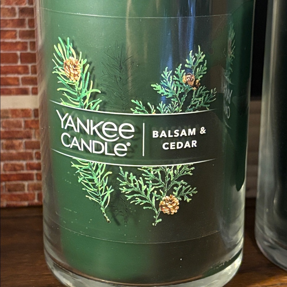 Yankee Candle Balsam & Cedar Medium Duo! - Picture 2 of 4